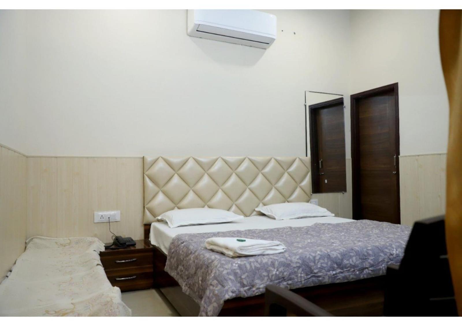Rk Lodge Amritsar Exterior foto
