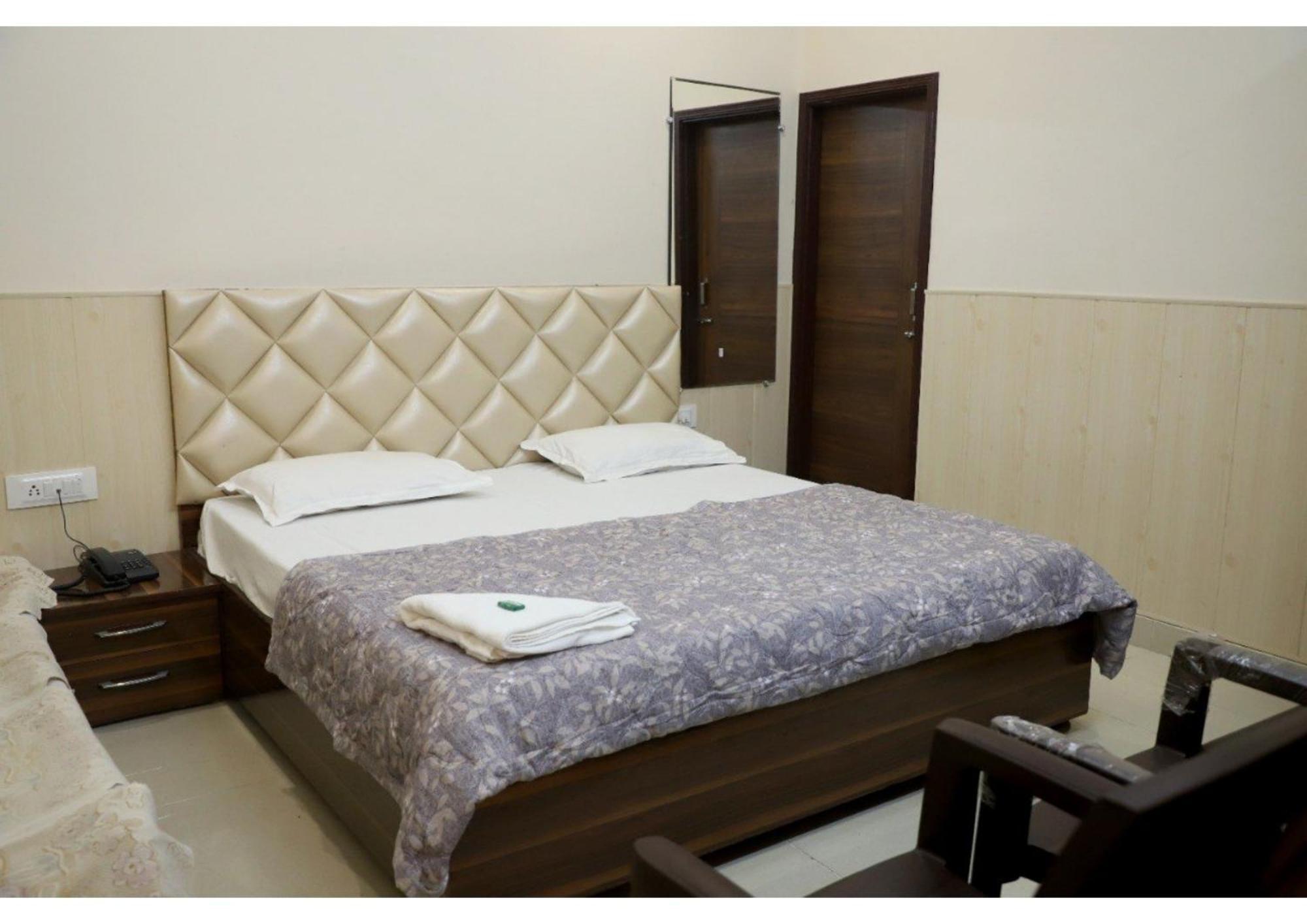 Rk Lodge Amritsar Exterior foto
